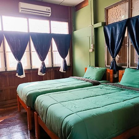 Pai Baan Homestay ปายบ้าน โฮมสเตย์ ถนนคนเดินปาย Bagian luar foto