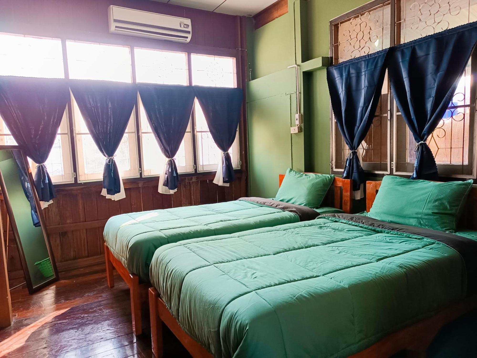 Pai Baan Homestay ปายบ้าน โฮมสเตย์ ถนนคนเดินปาย Bagian luar foto