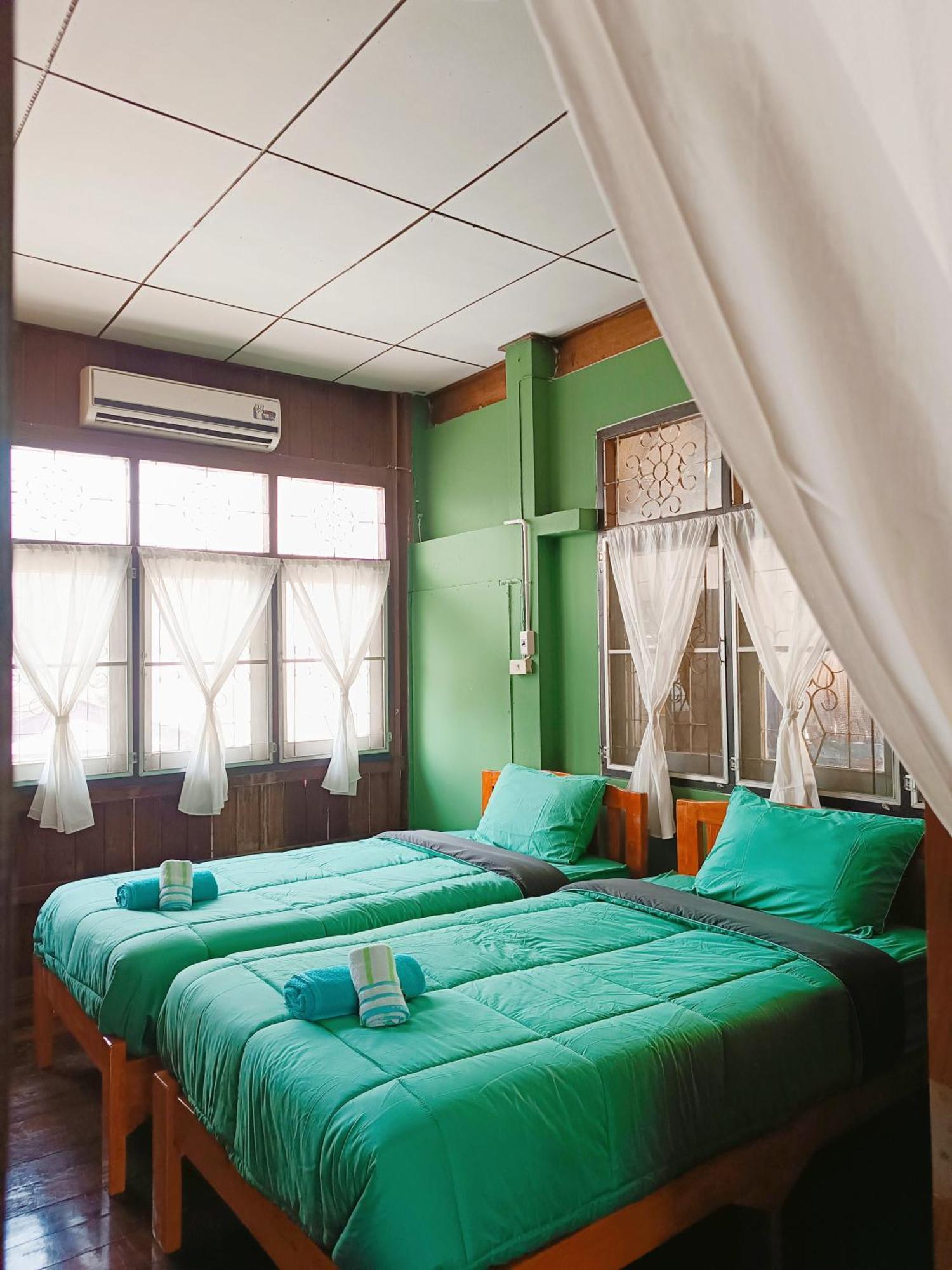 Pai Baan Homestay ปายบ้าน โฮมสเตย์ ถนนคนเดินปาย Bagian luar foto