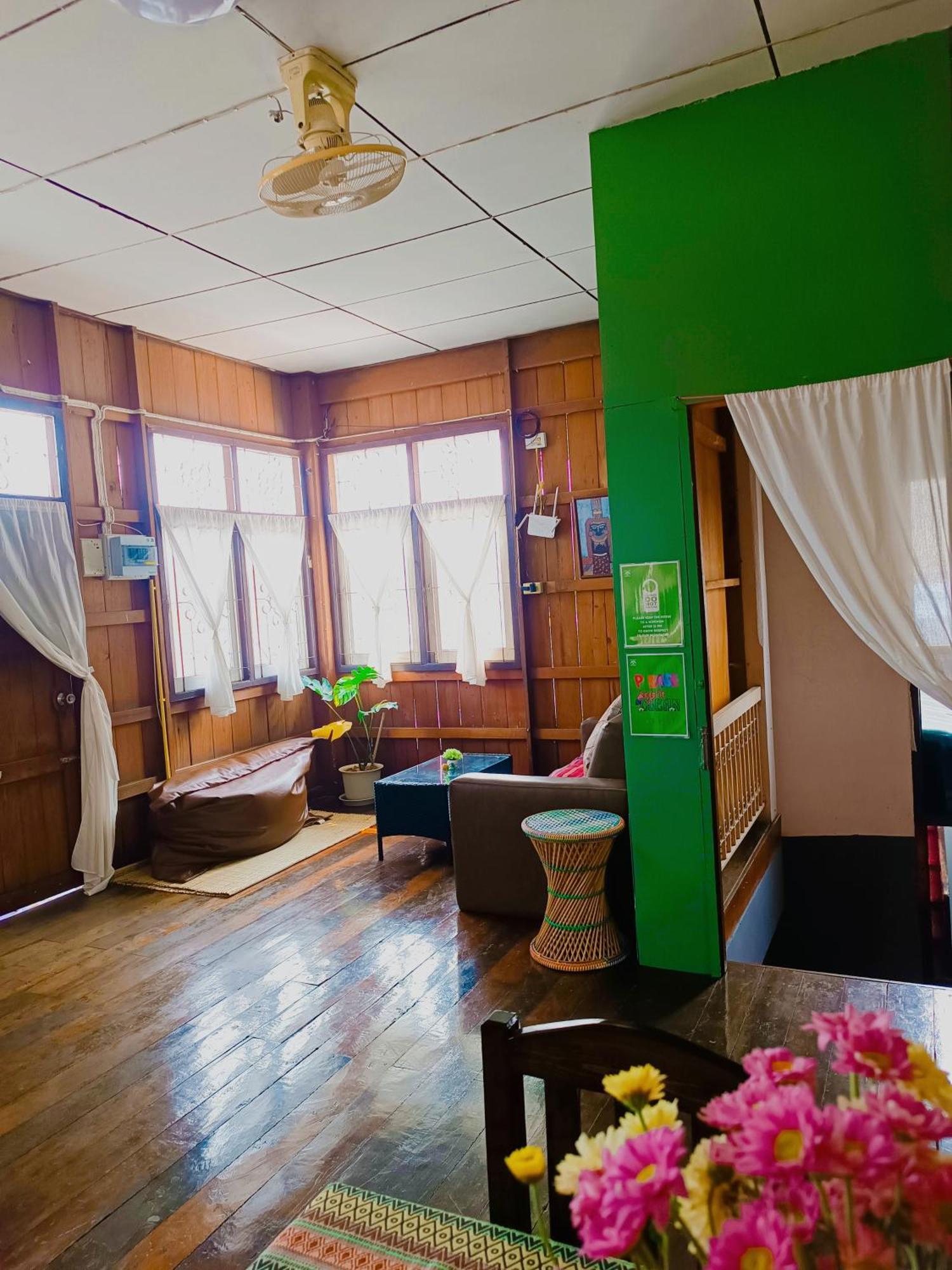 Pai Baan Homestay ปายบ้าน โฮมสเตย์ ถนนคนเดินปาย Bagian luar foto