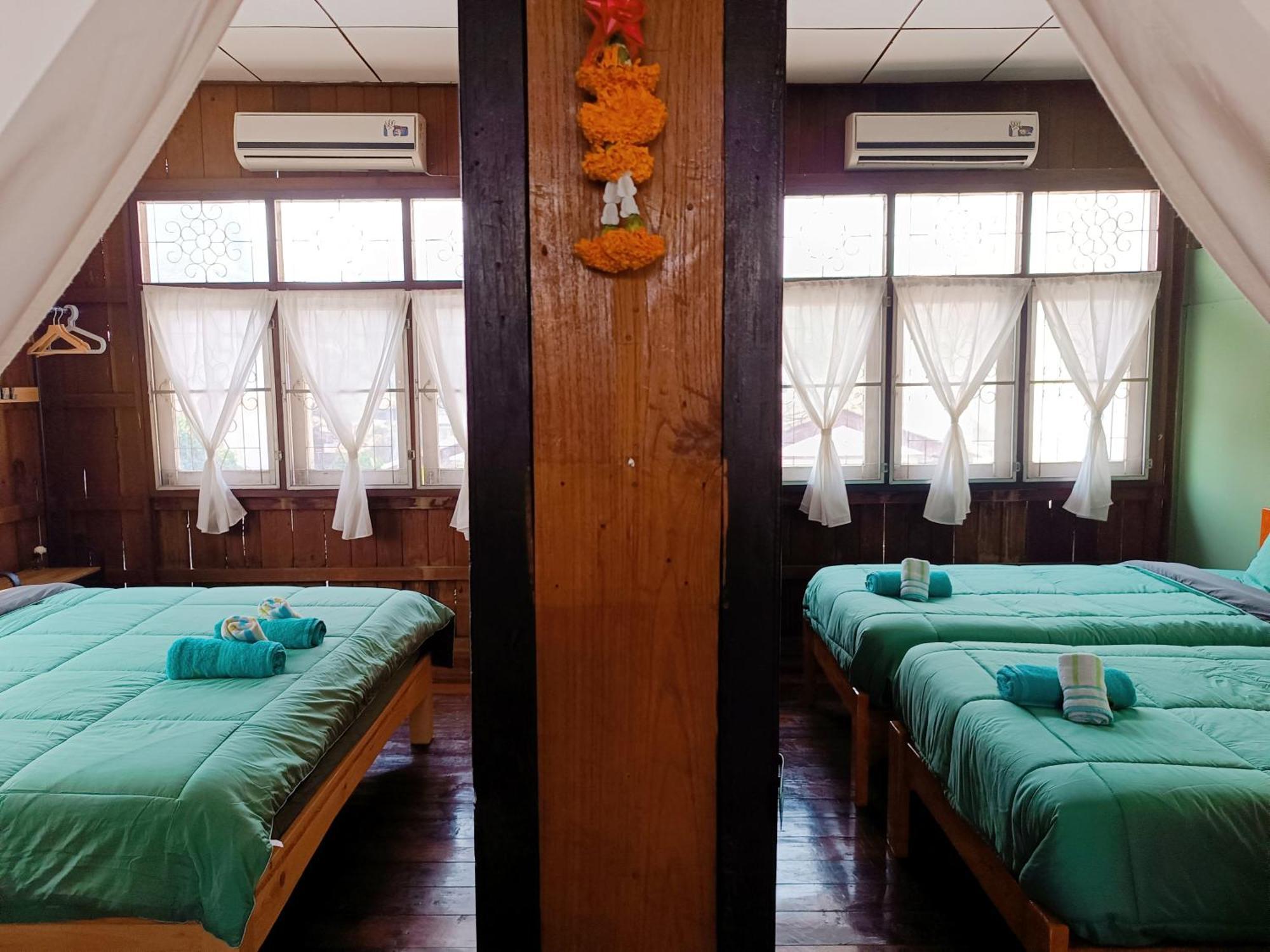 Pai Baan Homestay ปายบ้าน โฮมสเตย์ ถนนคนเดินปาย Bagian luar foto