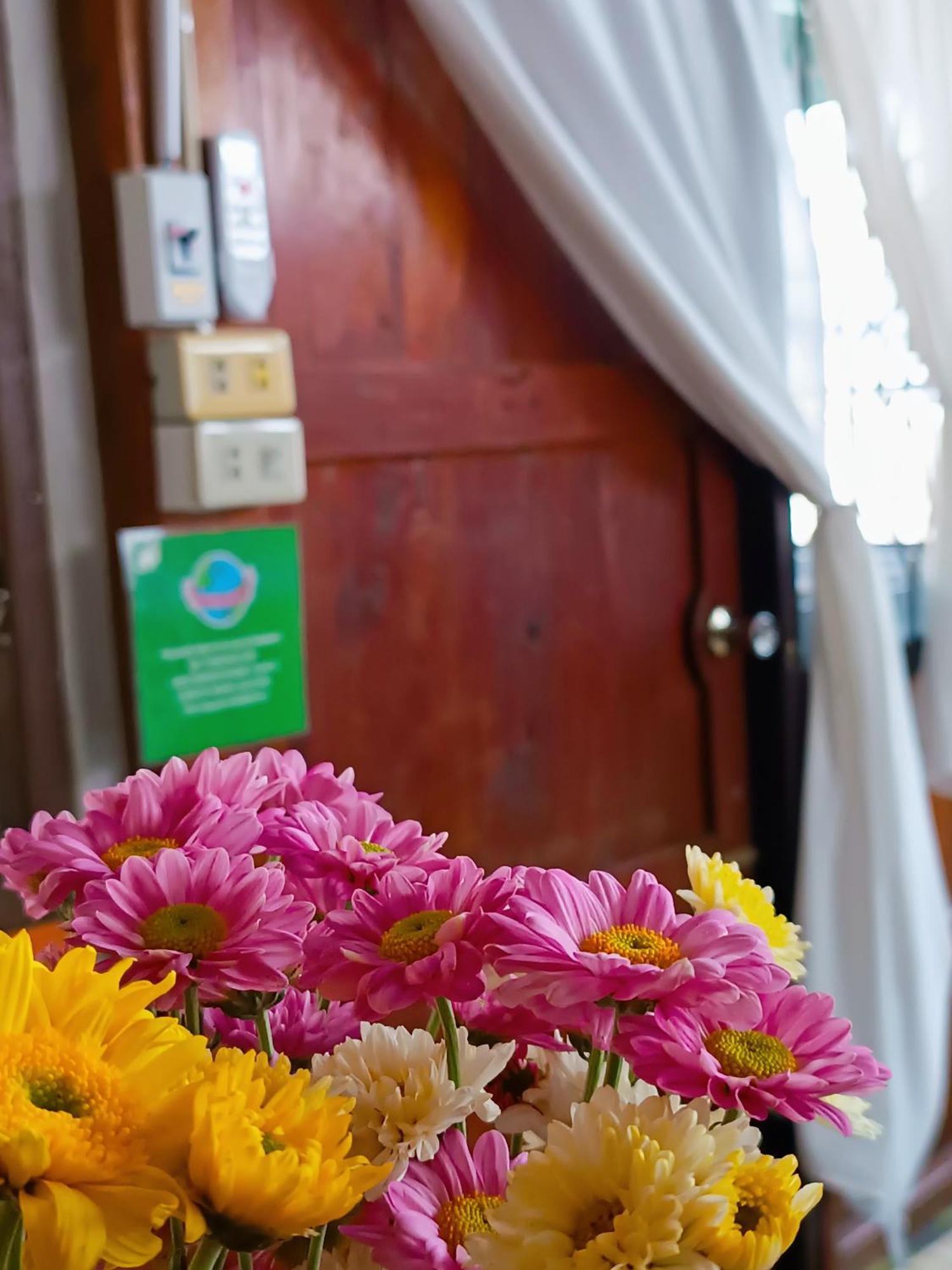 Pai Baan Homestay ปายบ้าน โฮมสเตย์ ถนนคนเดินปาย Bagian luar foto