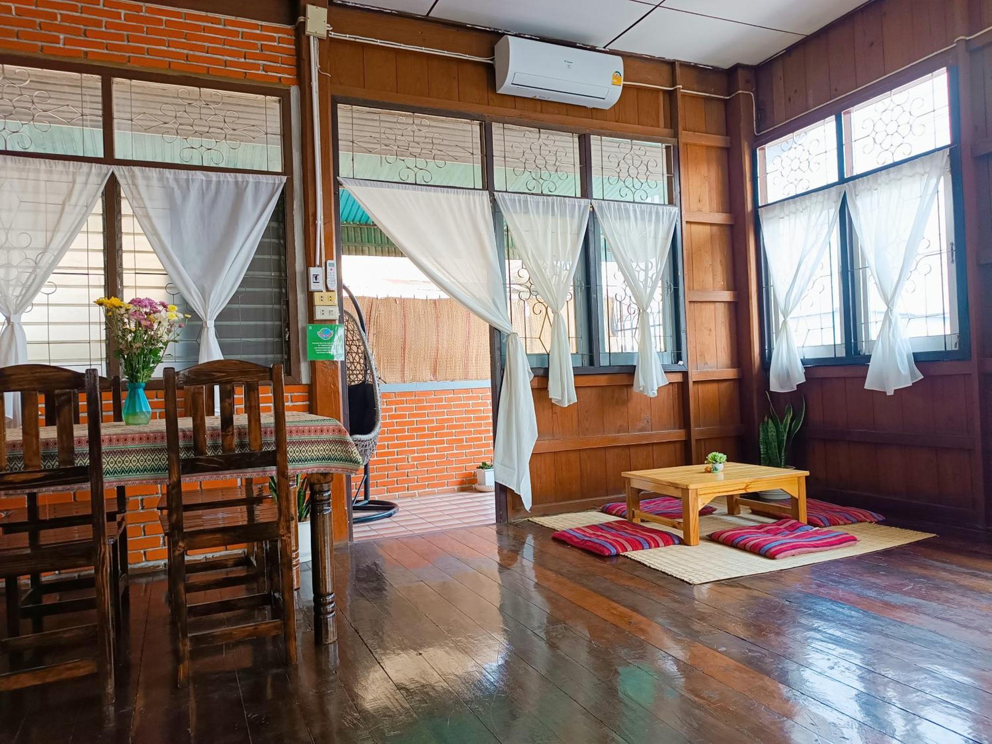 Pai Baan Homestay ปายบ้าน โฮมสเตย์ ถนนคนเดินปาย Bagian luar foto